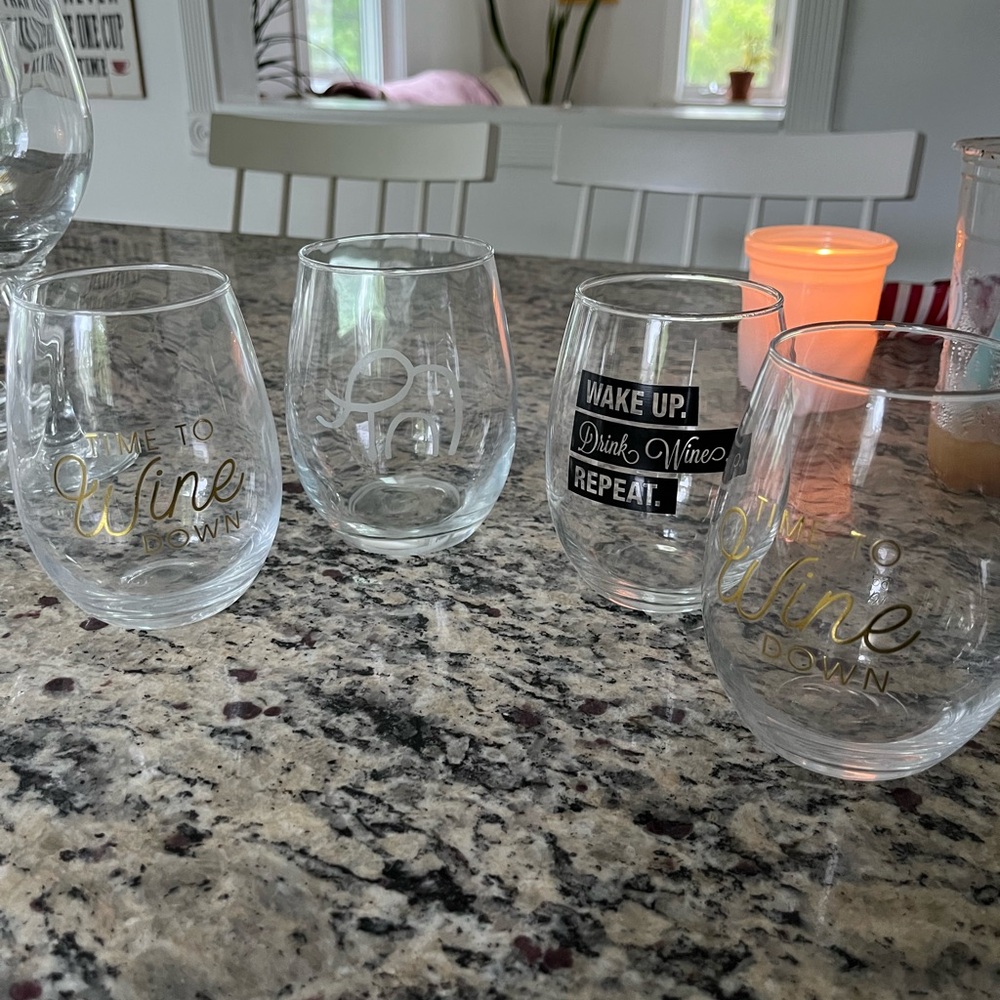 Assortment of Stemless wine glasses